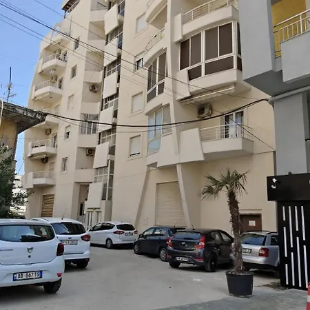 Alessio'S Seaside Apartment ドゥラス
