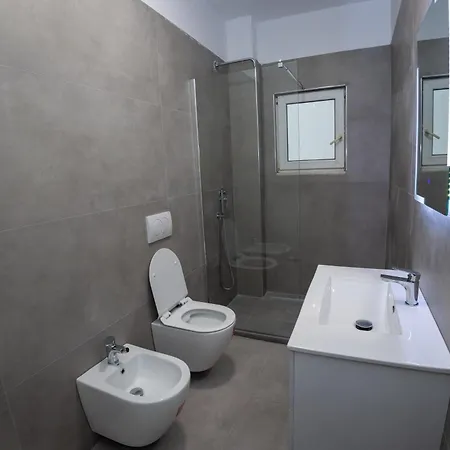 Alessio'S Seaside Apartment Апартаменты *